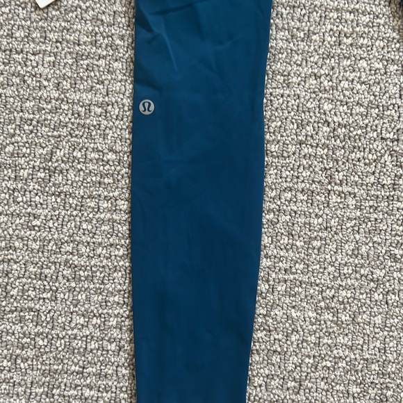 Lululemon Fast and Free Tight 25” CARB CARBON BLUE reflectors 4 - Picture 2 of 9